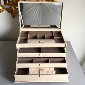 NEW Wolf ‘Caroline’ Jewelry Box, Handmade Leather